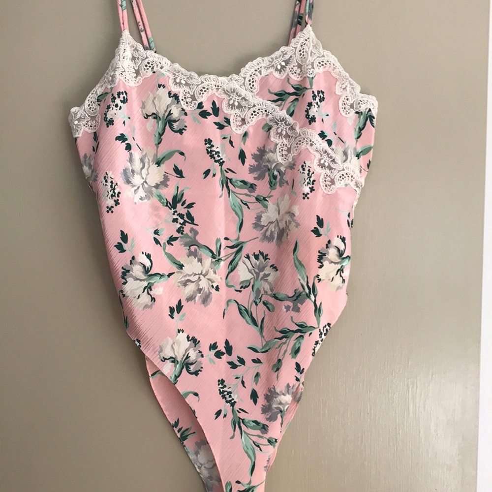 Victoria’s Secret gold label teddy pink floral w/ lace trim